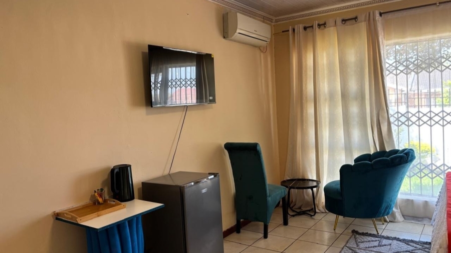 7 Bedroom Property for Sale in Mogwase Unit 4 North West